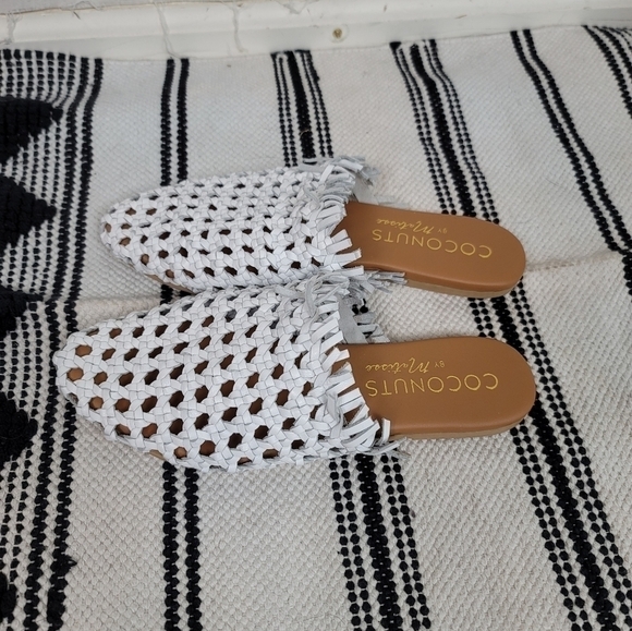 Coconuts by Matisse Safari Woven Leather Mules in White, sz 6 - Picture 6 of 14